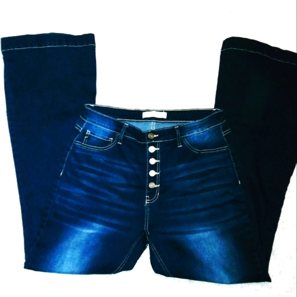 Kancan , Women's Size XL , High rise, Bell bottom Jeans ❤️